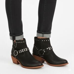 NWOT Sofft Allene II Suede Leather Black Studded Cowboy Boots Bootie Side Zip 6M